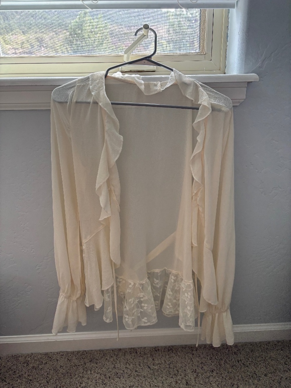 Kimchi Blue Dream Catcher Ruffle Bell sleeve flyaway Blouse